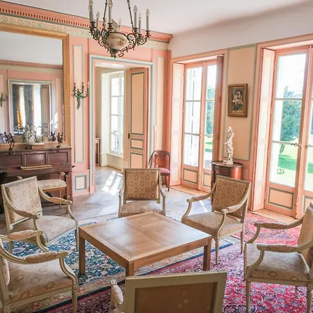 Chateau De Гостевой дом *