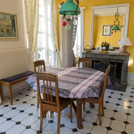Chateau De Choloy