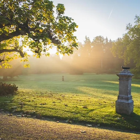 Penzion Chateau De 3*